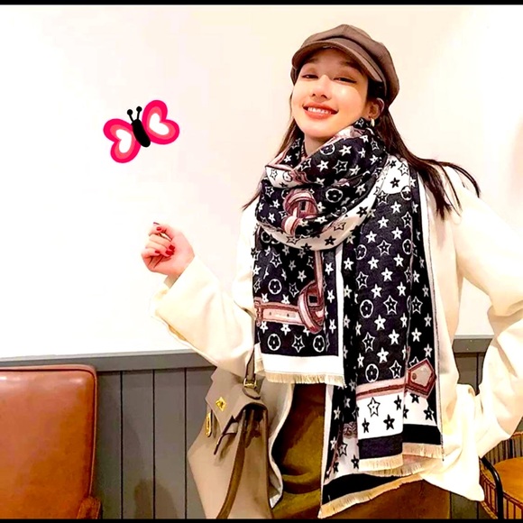 Women’s Cashmere Shawl - Picture 4 of 4